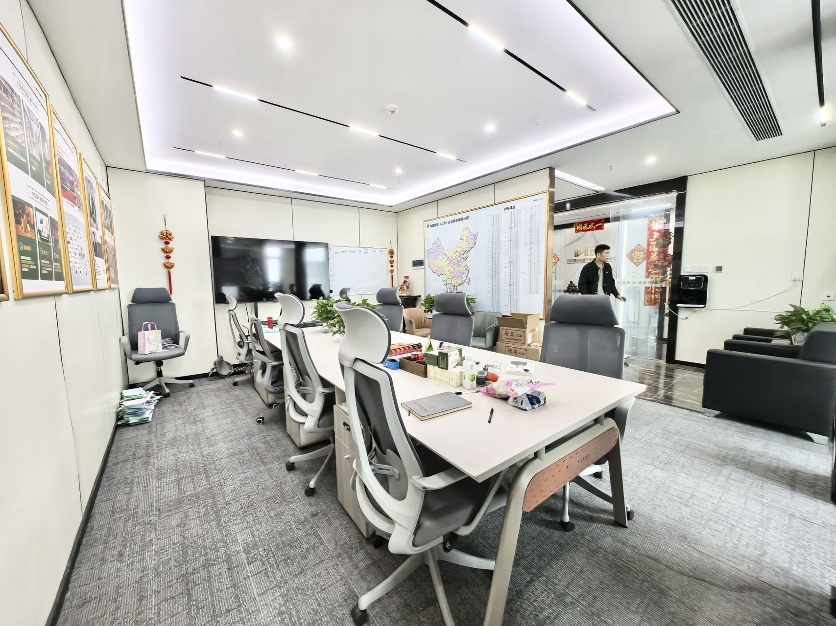 金牛区人民北路近地铁的创业/办事处小户型 112平 2隔间9工位 24小时空调 看锦江 北成8号办公室出租