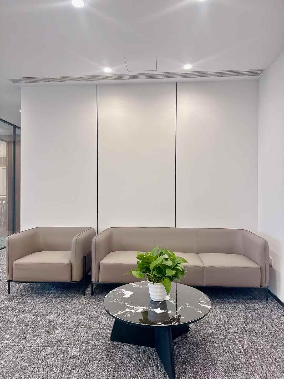 世纪城精装优质户型 天府二街 4隔间14-18工位 中区视野无遮挡 装修巴适 蜀都中心二期办公室出租