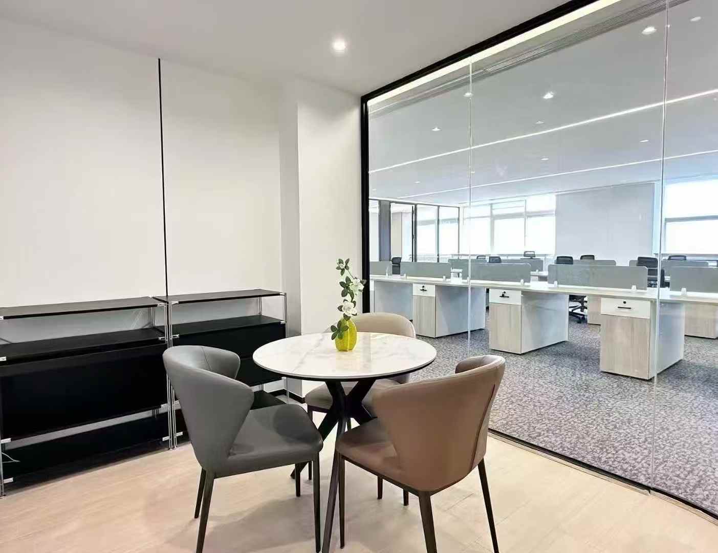 金融城无加时费性价比楼盘 336平 6隔间24工位 24小时空调 加时无忧 天府新谷办公室出租