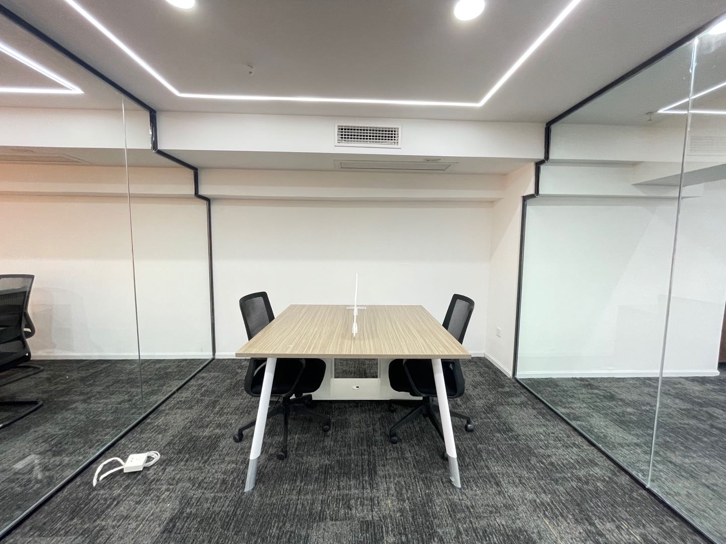 天府三街跃层纯写户型 物业费便宜 建筑140平 实得280平 3隔间50工位 福年广场办公室出租