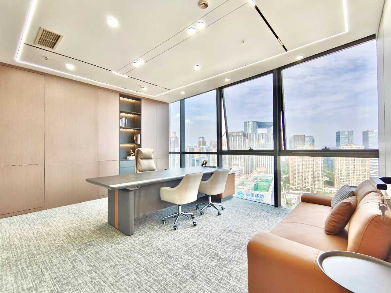 大源版块393平方 7隔间30工位 电梯口 24小时空调 紧邻高新政务中心 视野巴适 复城国际办公室出租