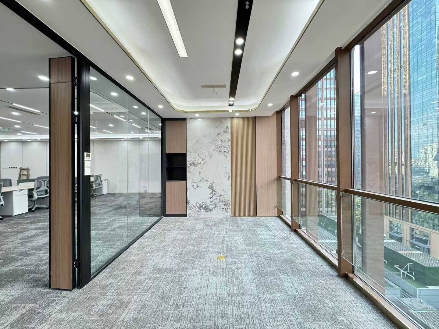 世纪城地铁口甲级双面采光户型 365平方 6隔间30工位 采光视野安逸 东方希望天祥办公室出租