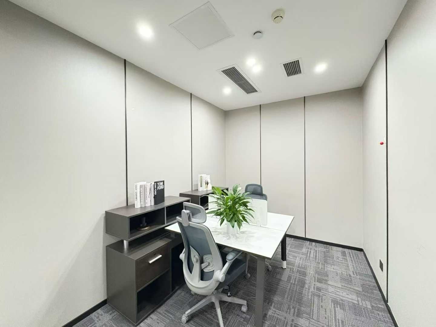 大源板块甲级楼盘精装出租 3隔间20工位 限时特价 价格带家具 高区视野巴适 复城国际T1办公室出租