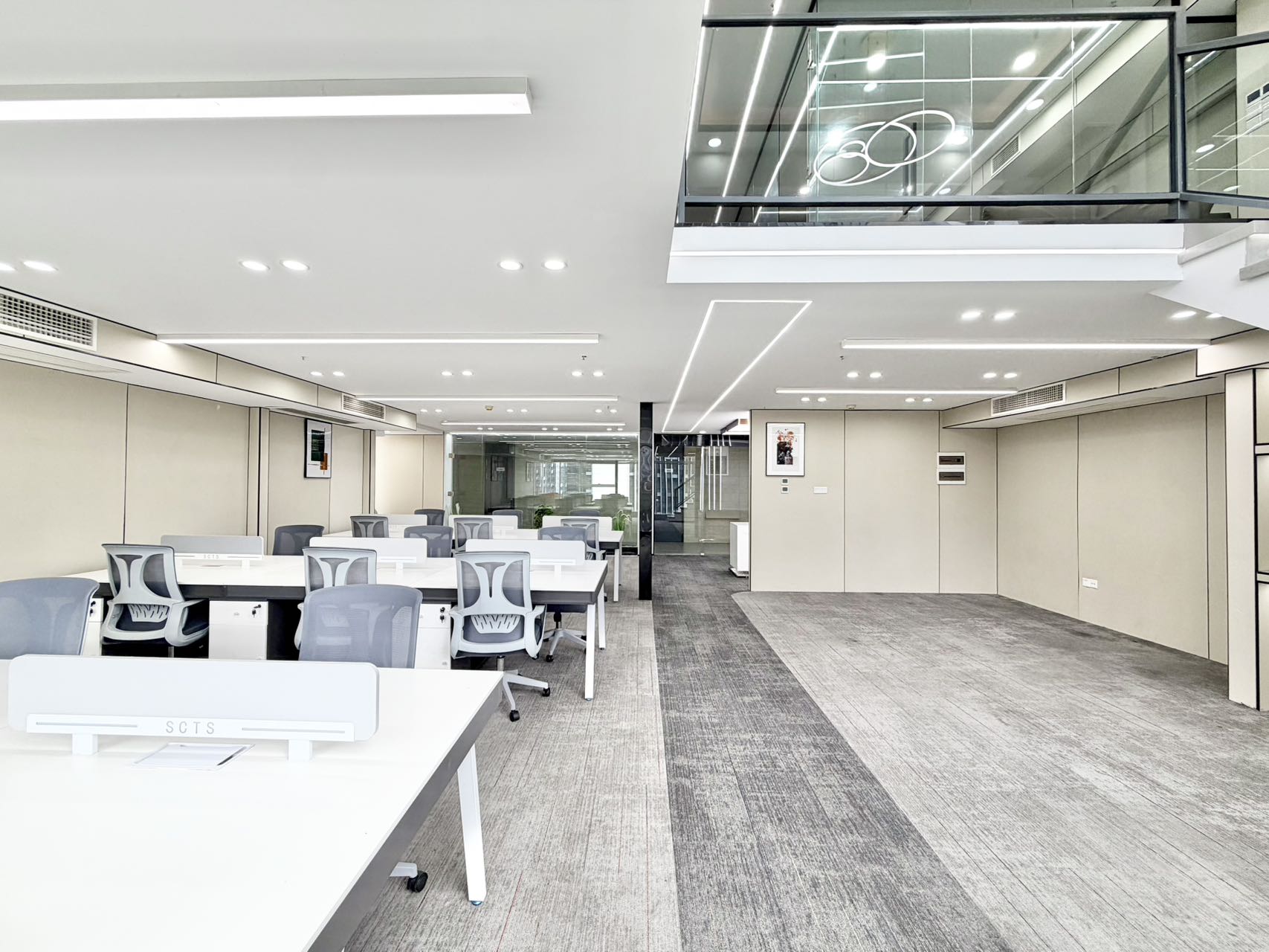 天府三街高性价比 利用率高 建面140左右  实得280左右 5隔间30工位 含物业费 福年广场办公室出租