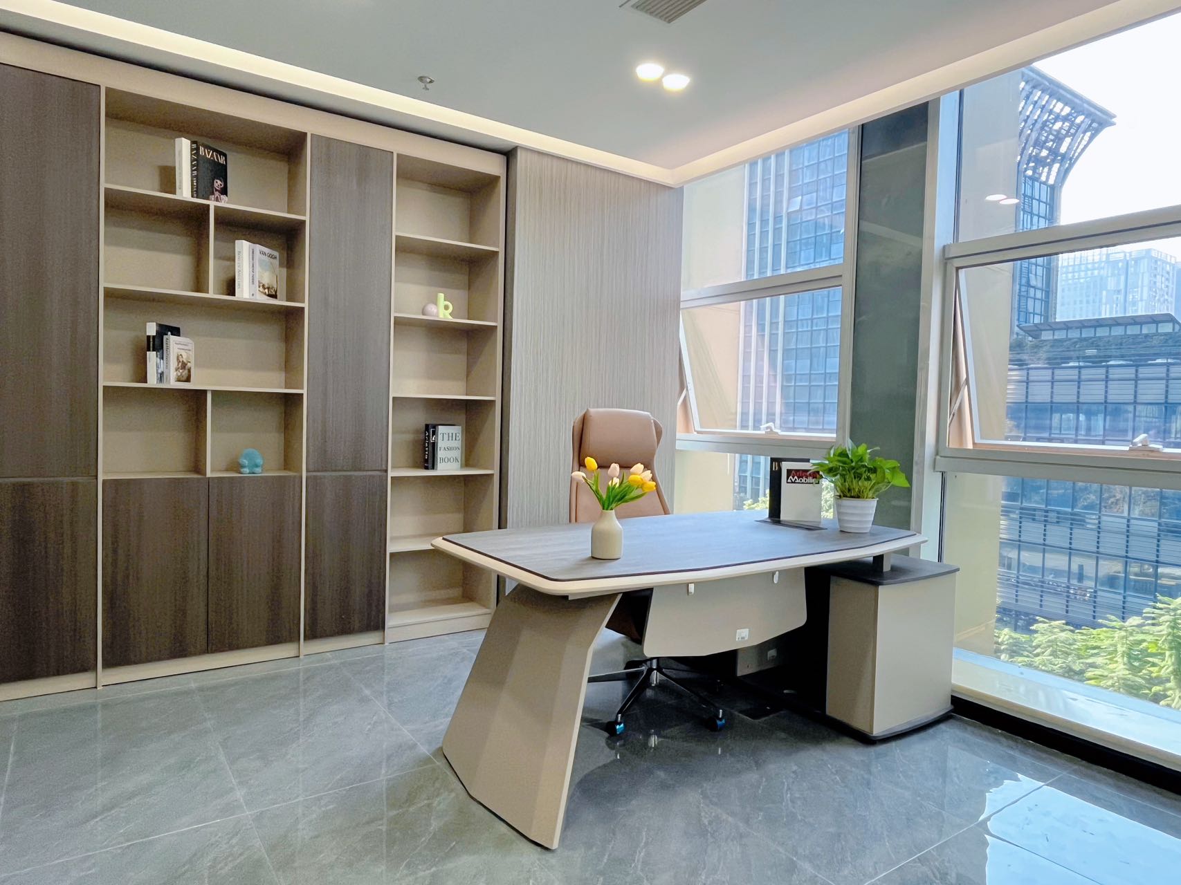 高新天府三街超甲楼宇 202平产权面积 5隔间18工位 户型方正 低区电梯口 无加时费 节能大厦办公室出租