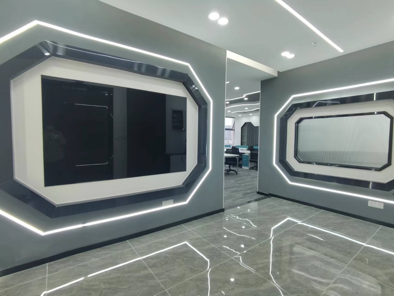 锦江区金石路地铁口按套出租 3隔间34工位 双面采光 无加时费 拎包入住 新希望中鼎国际办公室出租