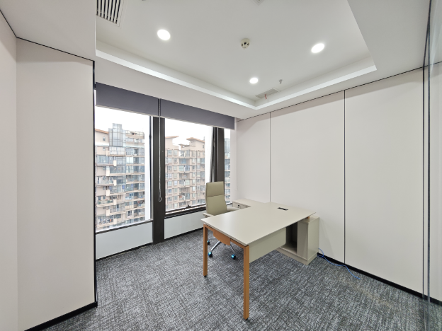 火车南站甲级写字楼 电梯口三面采光 439平 6隔间37工位 大老板间视野巴适 安格斯国际办公室出租