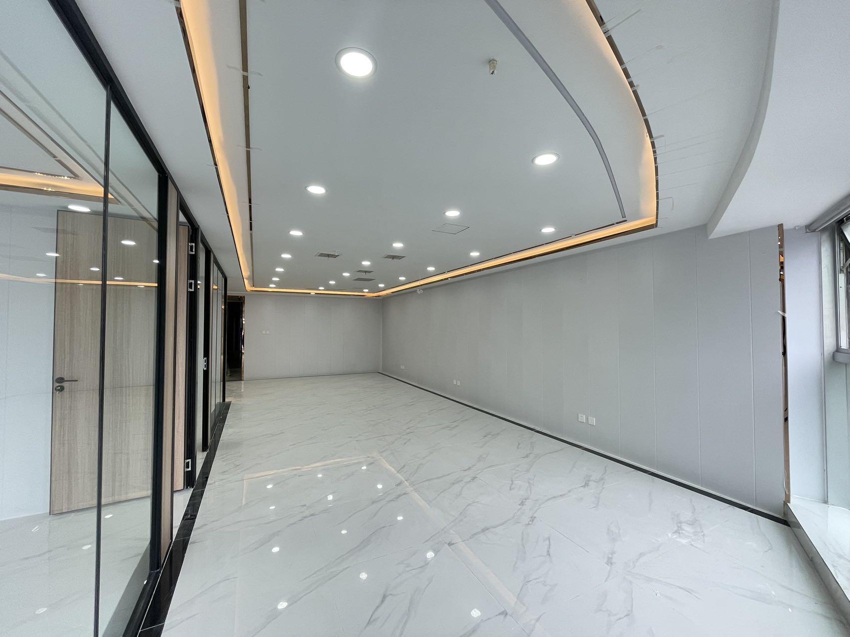 青羊区中坝地铁口光华中心148平精装办公室带家具 户型方正 采光通透