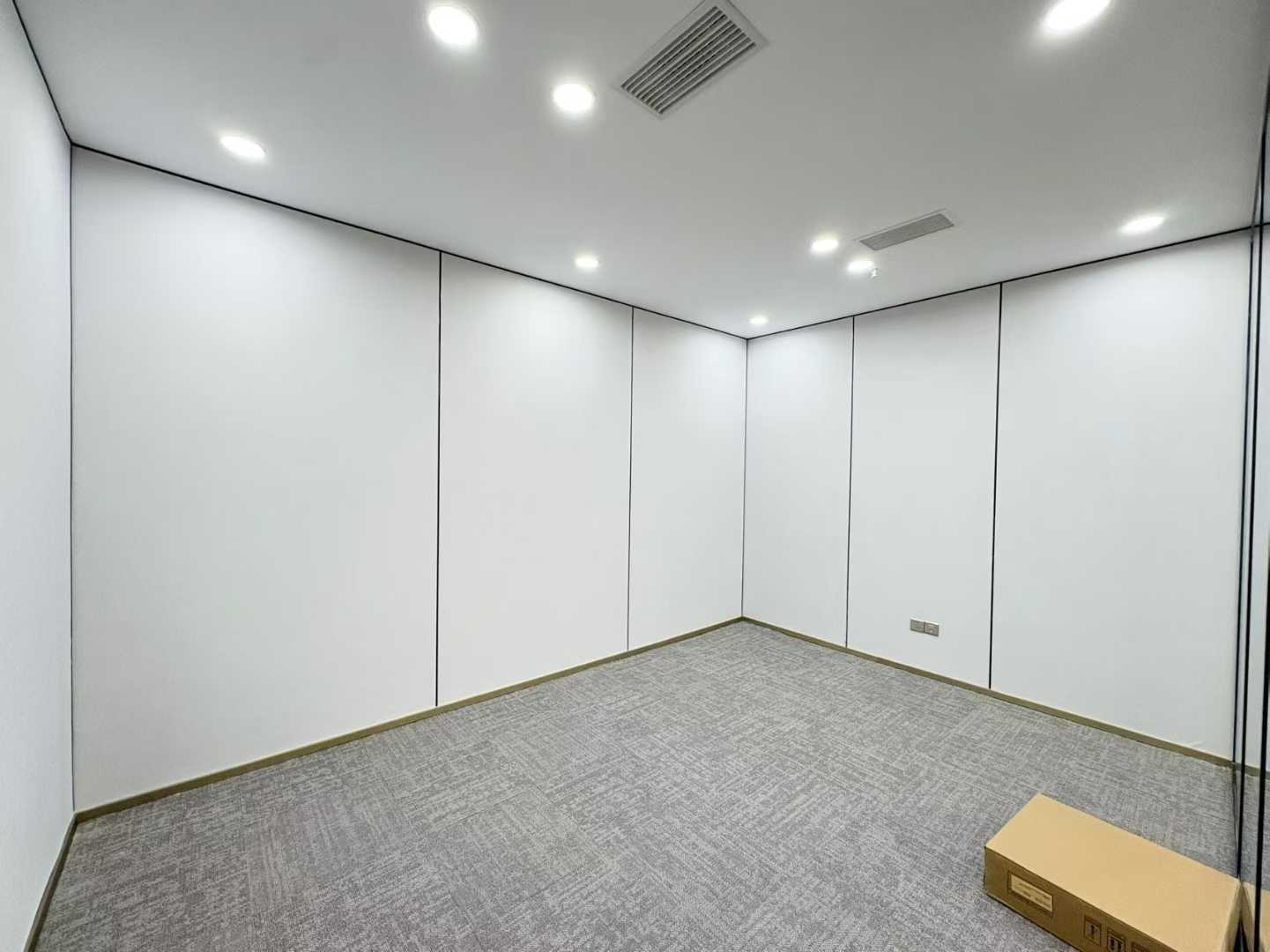 锦江区金石路附近创业小户型 一线江景特价出租 115平3隔间8工位 创世纪广场办公室出租