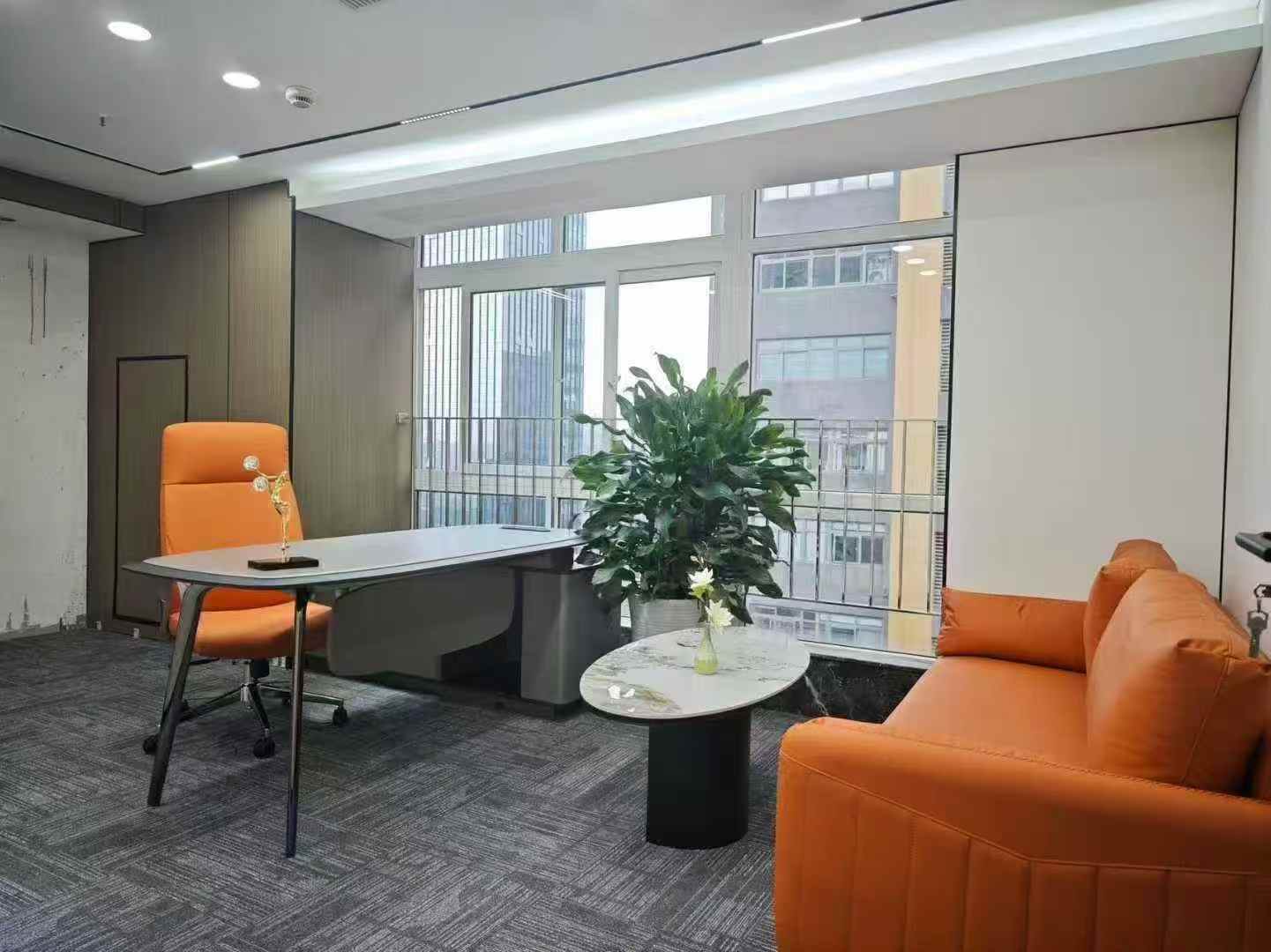 5号线市一医院地铁三四百米 283平方 5隔间25工位 电梯口户型 24小时空调 整层打造 天府新谷办公室出租