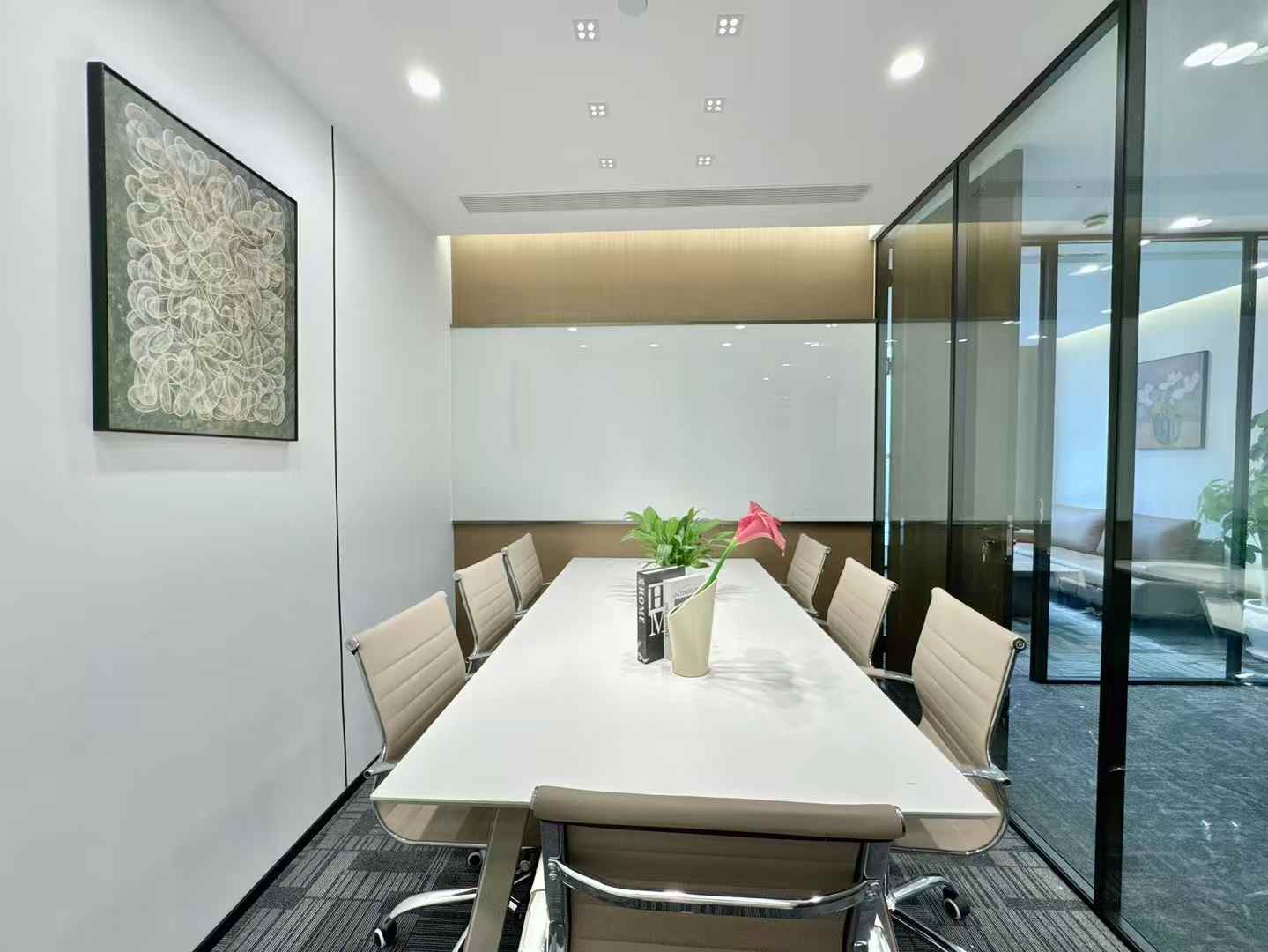 金融城特价房源 按套出租4隔间12工位 9999元/套 坐北朝南 精致精装修 户型方正 布鲁明顿办公室出租