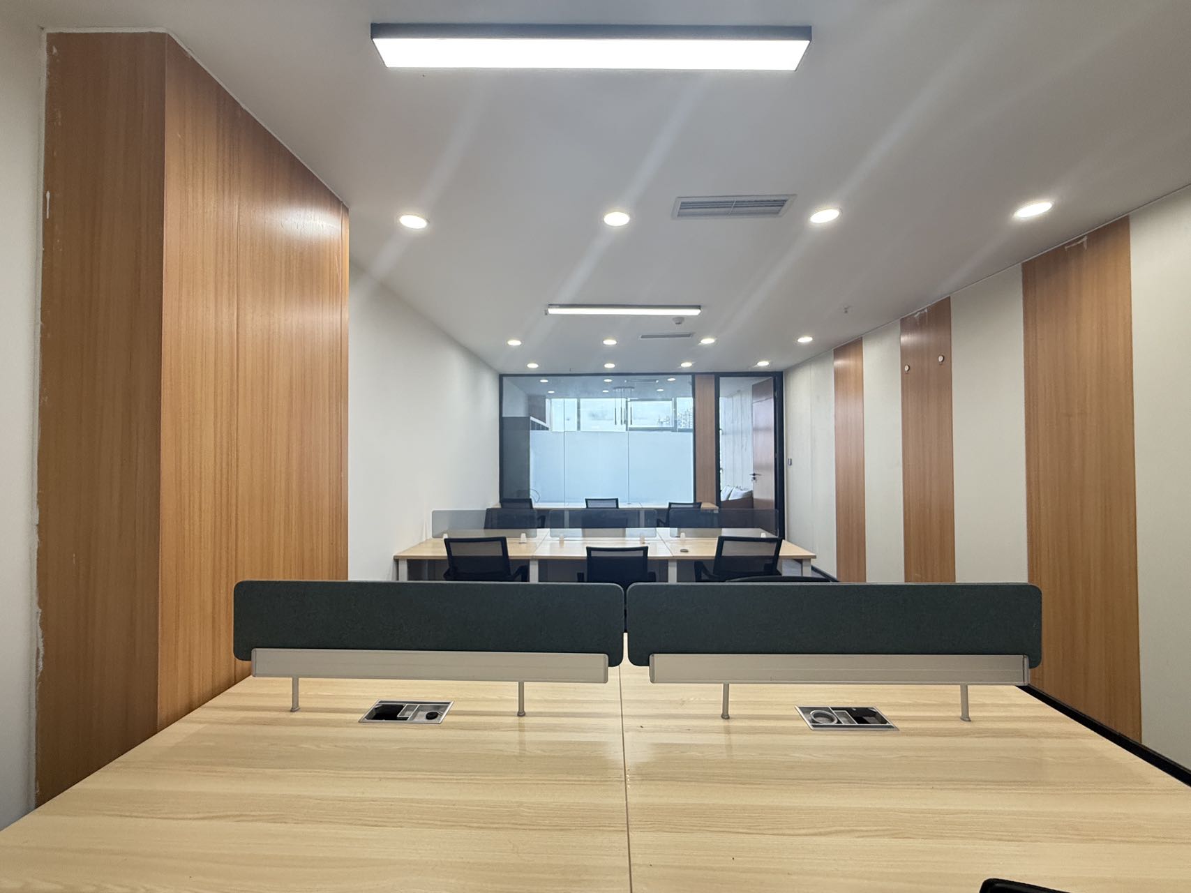 5号线骑龙地铁 套租含物业费 创业小户型 1隔间8工位 家具配齐 稀缺房源 欢迎咨询 美行中心办公室出租