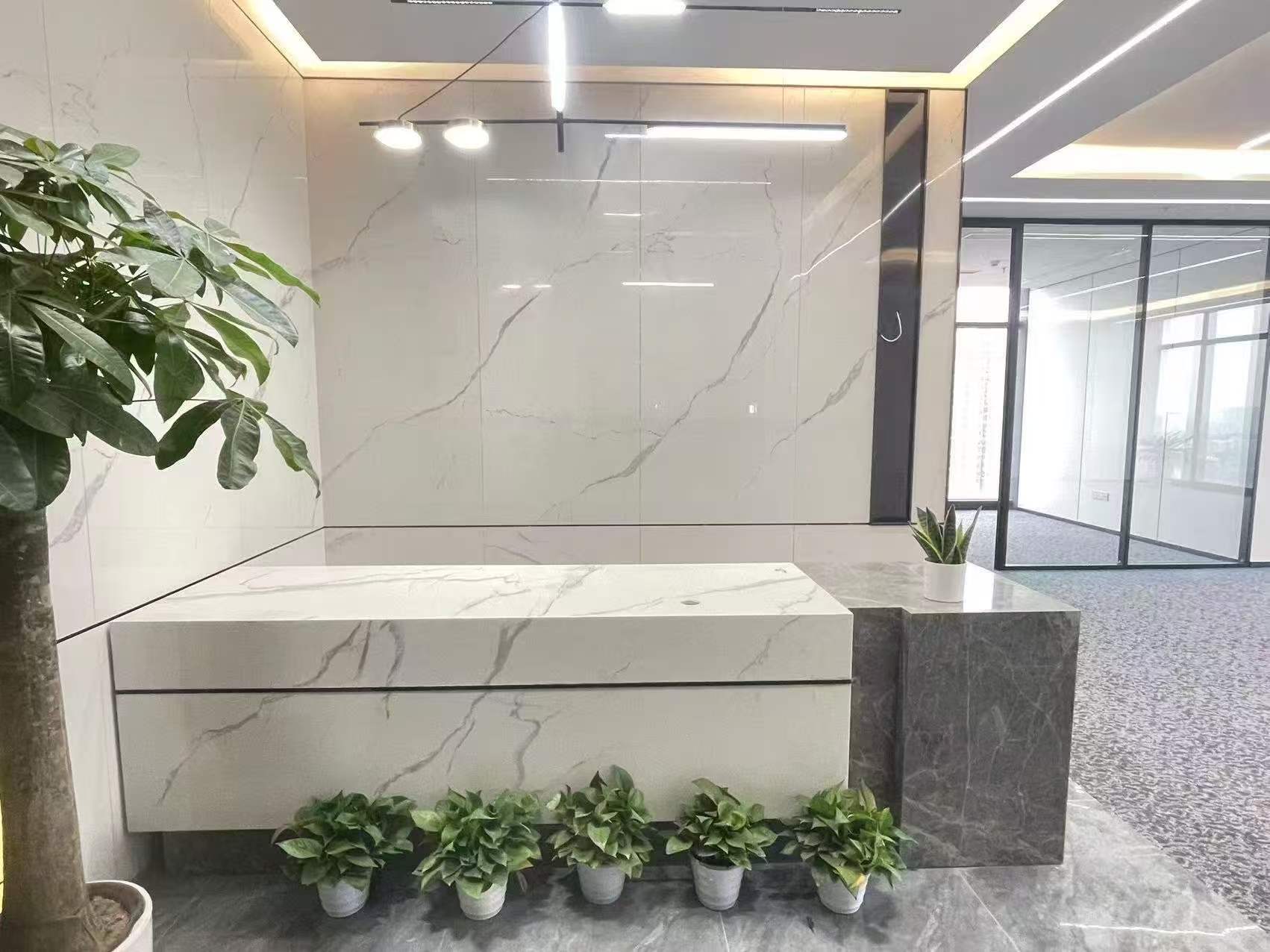 成华区十里店地铁口 甲写精装户型 289平 5隔间25工位 双面采光 24小时空调 龙腾广场办公室出租