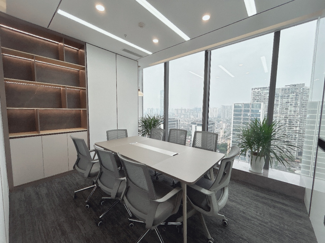 锦江区攀成钢区域 交通位置巴适 4隔间18工位 户型方正 视野巴适 汇信财富中心办公室出租