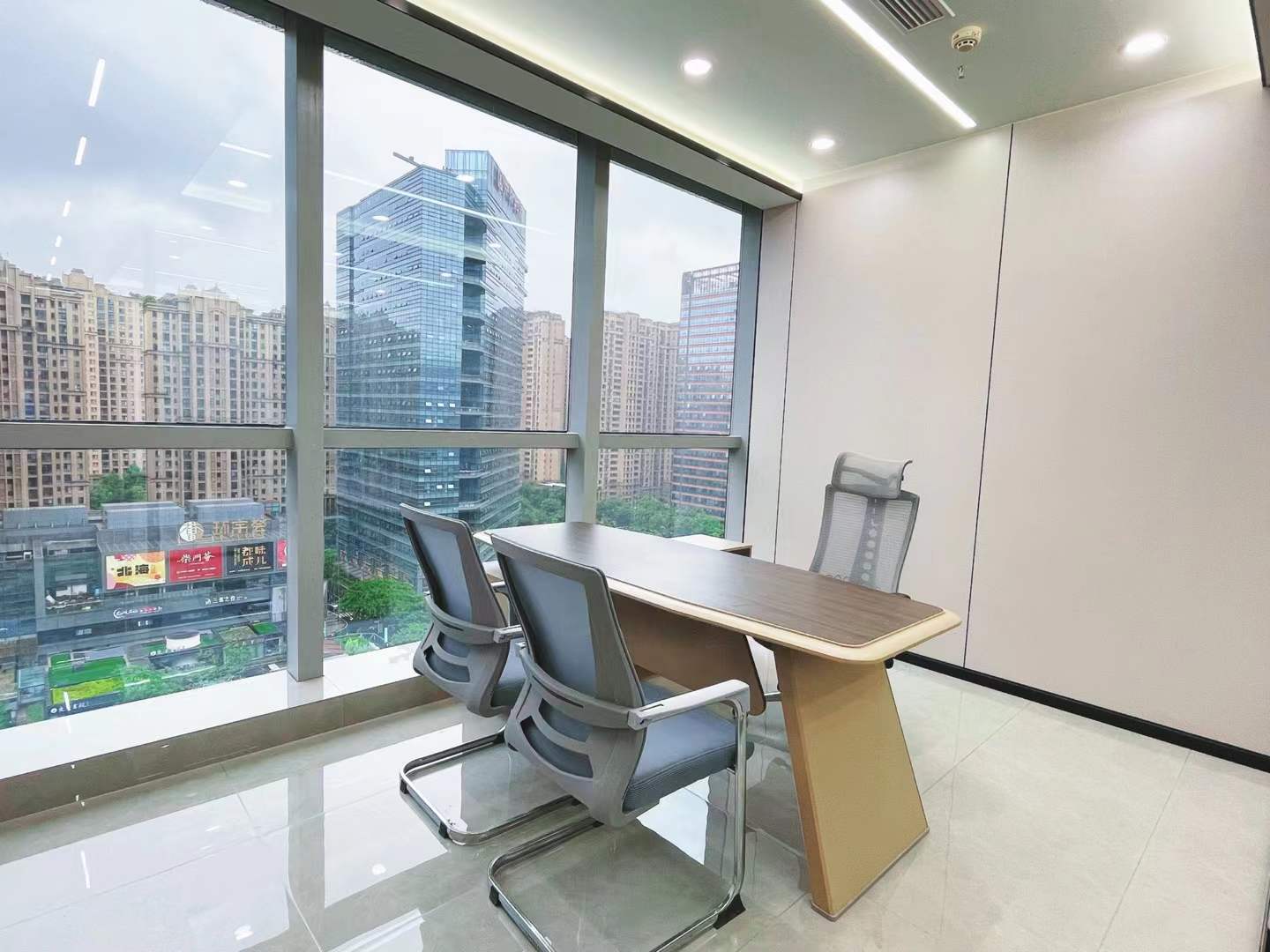 金融城稀缺小户型 24小时空调 正朝南 按套出租 报价含物业费 3隔间12工位 干净透亮 誉峰M3办公室出租