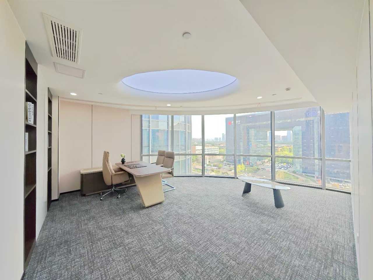 高新区孵化园三线交汇 核心CBD 290平 5隔间20工位 采光巴适 24小时空调含能耗费 视野巴适 嘉润国金办公室出租