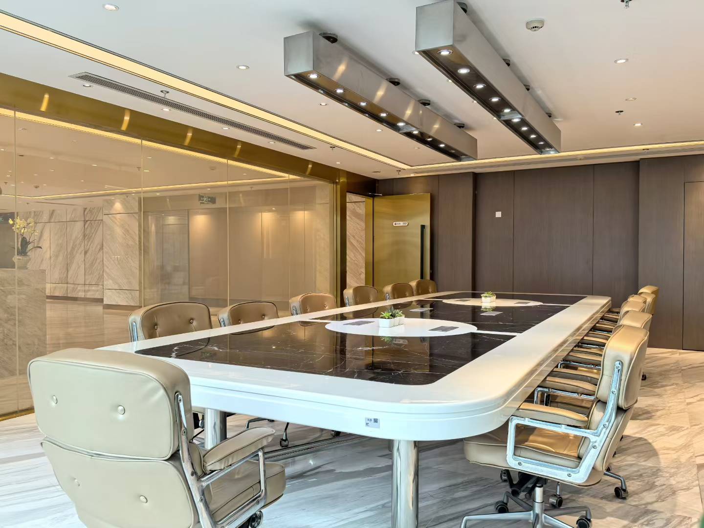 金融城超甲稀缺豪装接待房 1107平 超大前台+超大老板间 视野开阔 不容错过 银泰中心办公室出租