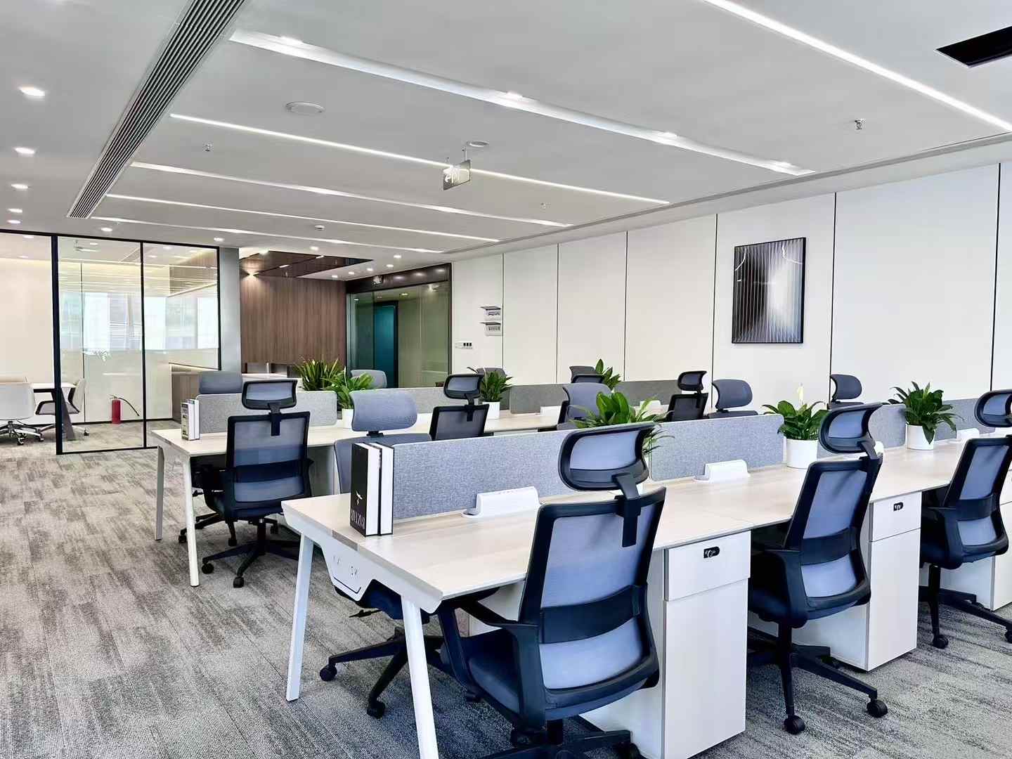 世纪城/天府二街业主直租 4隔间24工位 报价含物业费 采光视野巴适 产品完美呈现 蜀都中心办公室出租