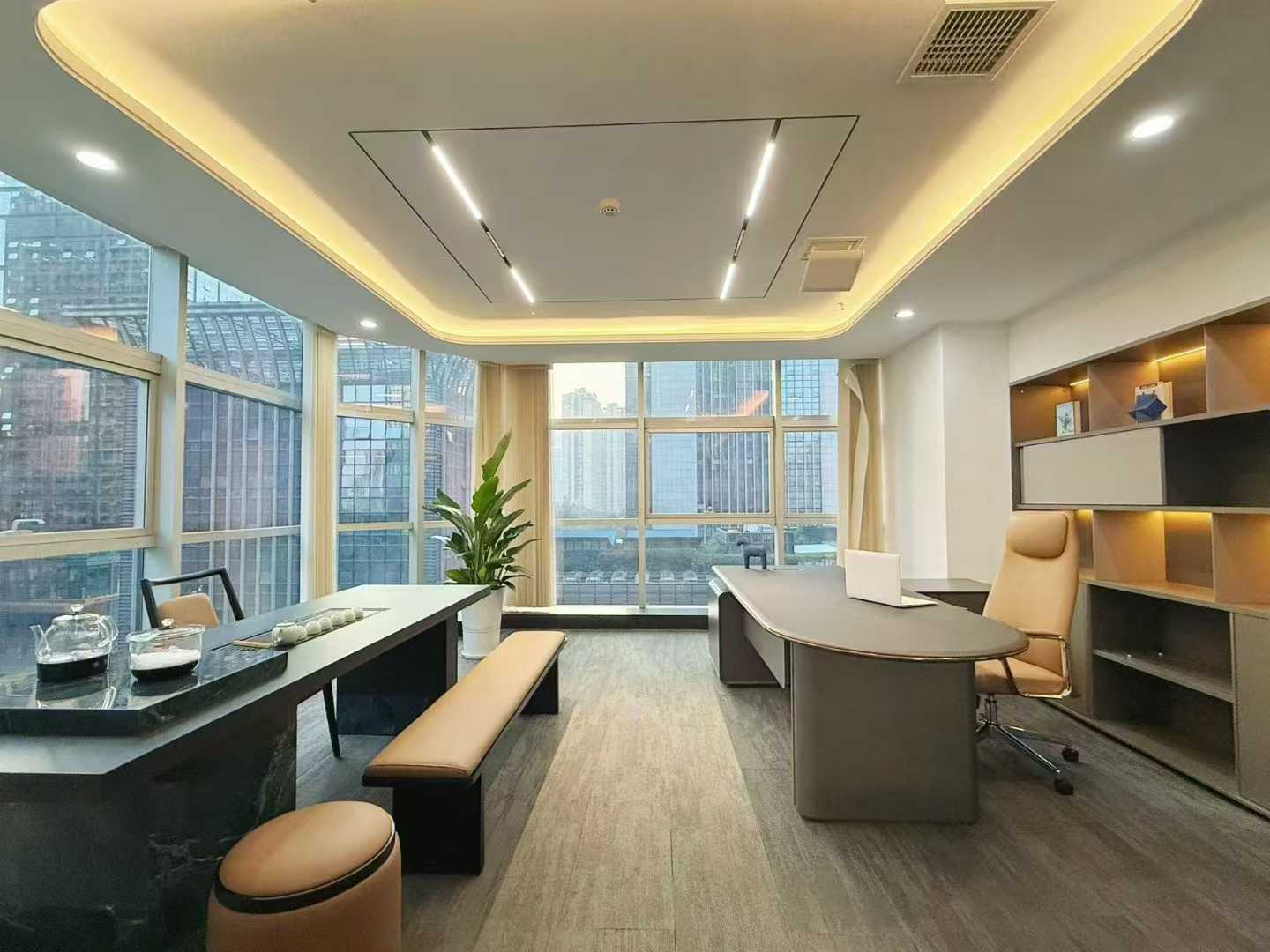 天府三街超甲24小时空调楼宇 朝南双面采光 电梯口 402平 5隔间41工位 精装带家具 节能大厦办公室出租