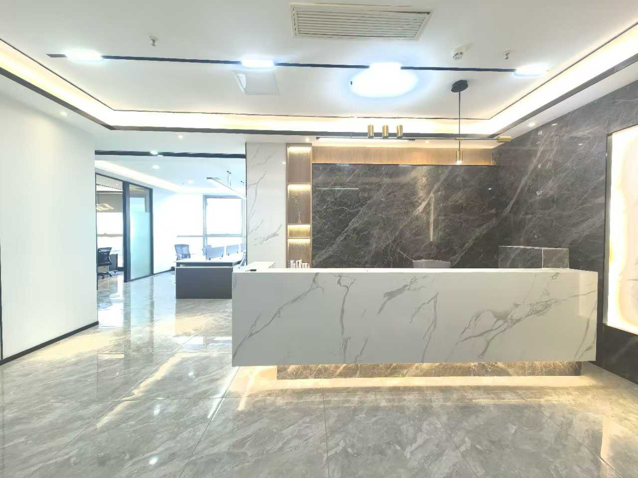 理工大学地铁口甲级品质楼盘 3隔间24工位 服务面积220平 高区视野巴适 招商城市主场办公室出租