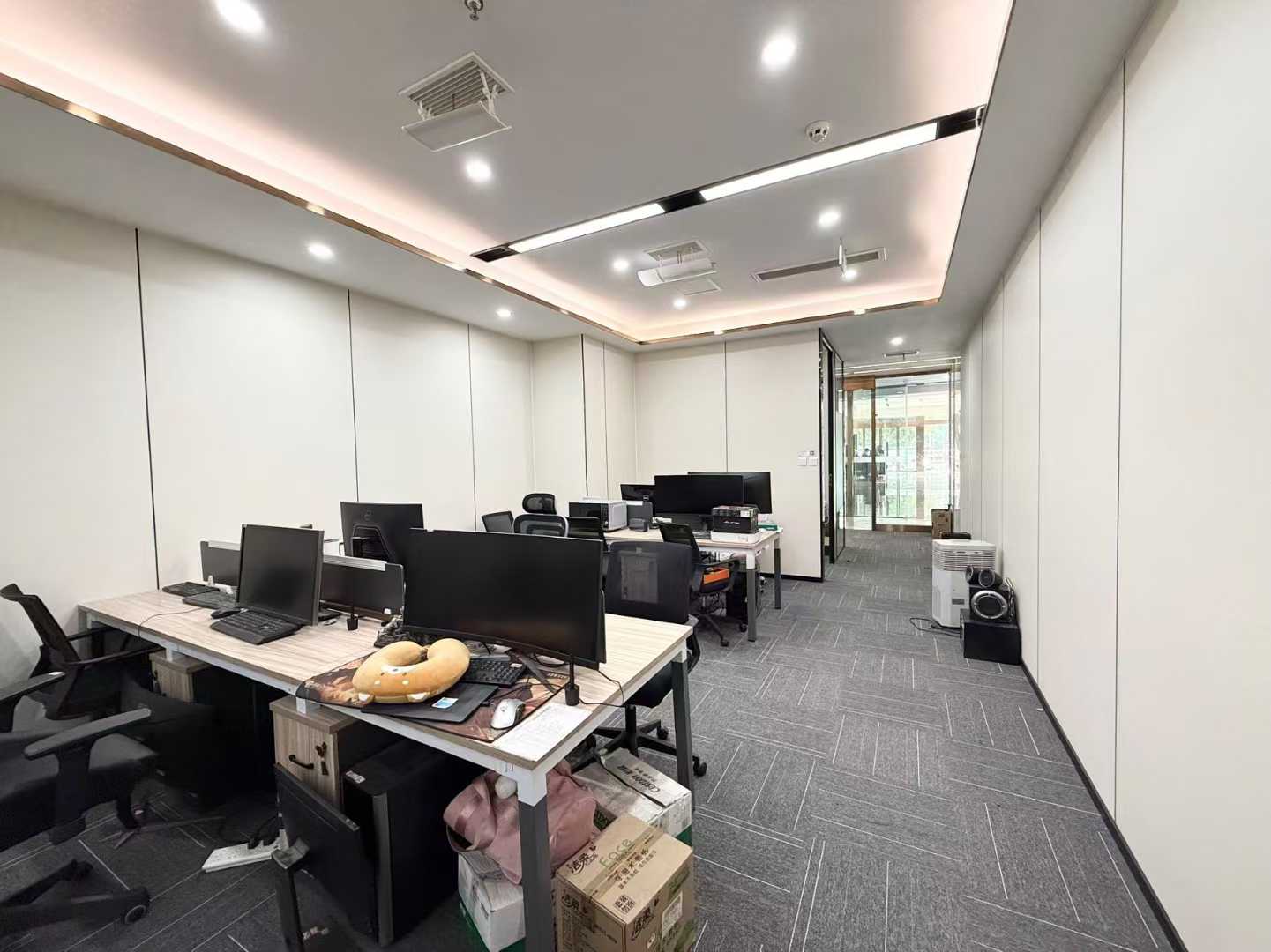 火车南站稀缺1楼创业小户型 109平方 2隔间11隔间 不用等电梯 昭示性强 安格斯国际中心办公室出租