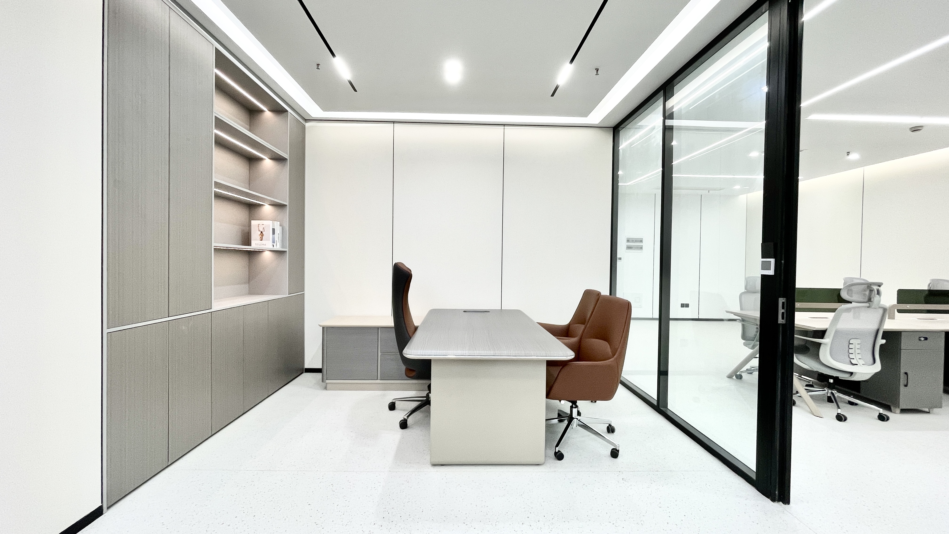 金融城园区办公 193.8平 3隔间18工位 24小时空调 整层打造 落地窗 精装带家具 天府新谷办公室出租