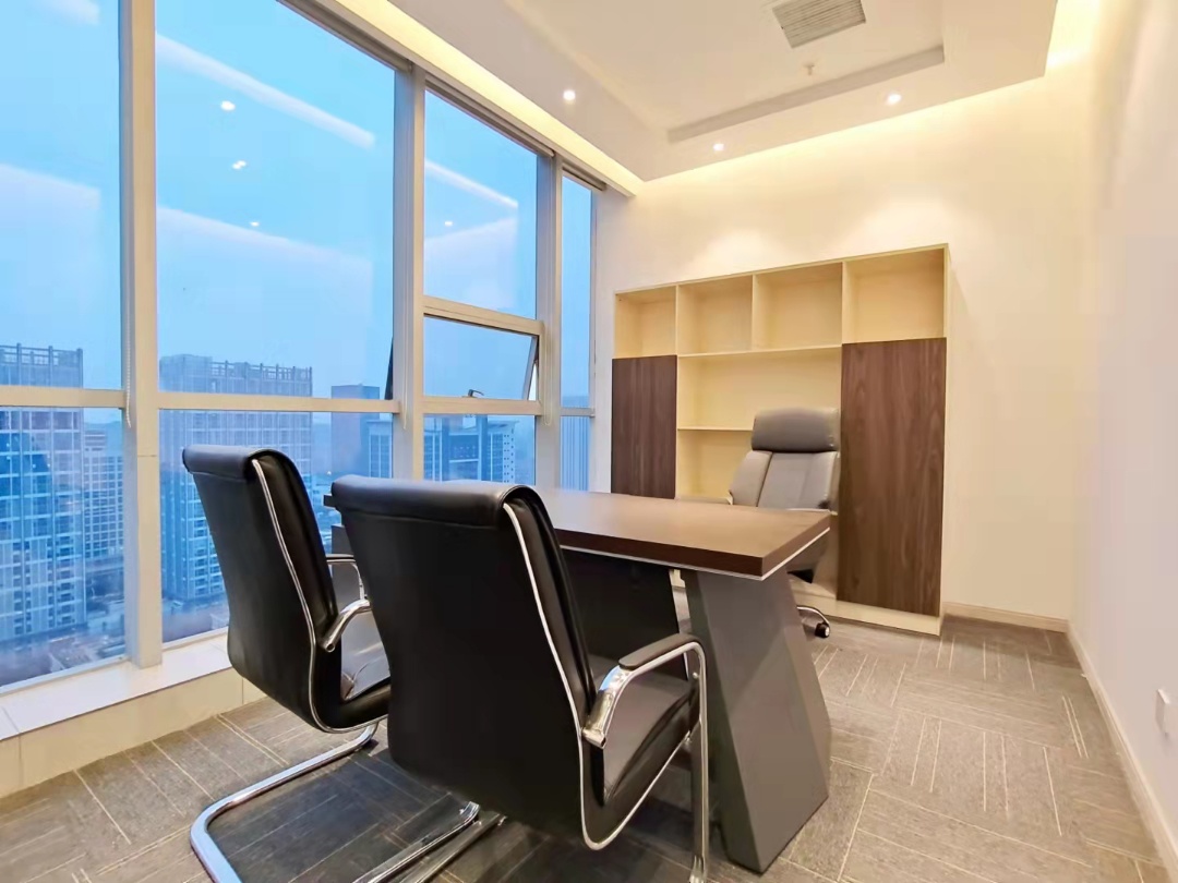 成华区龙潭市呈祥国际大厦精装180平办公室 全新装修带家具 户型方正