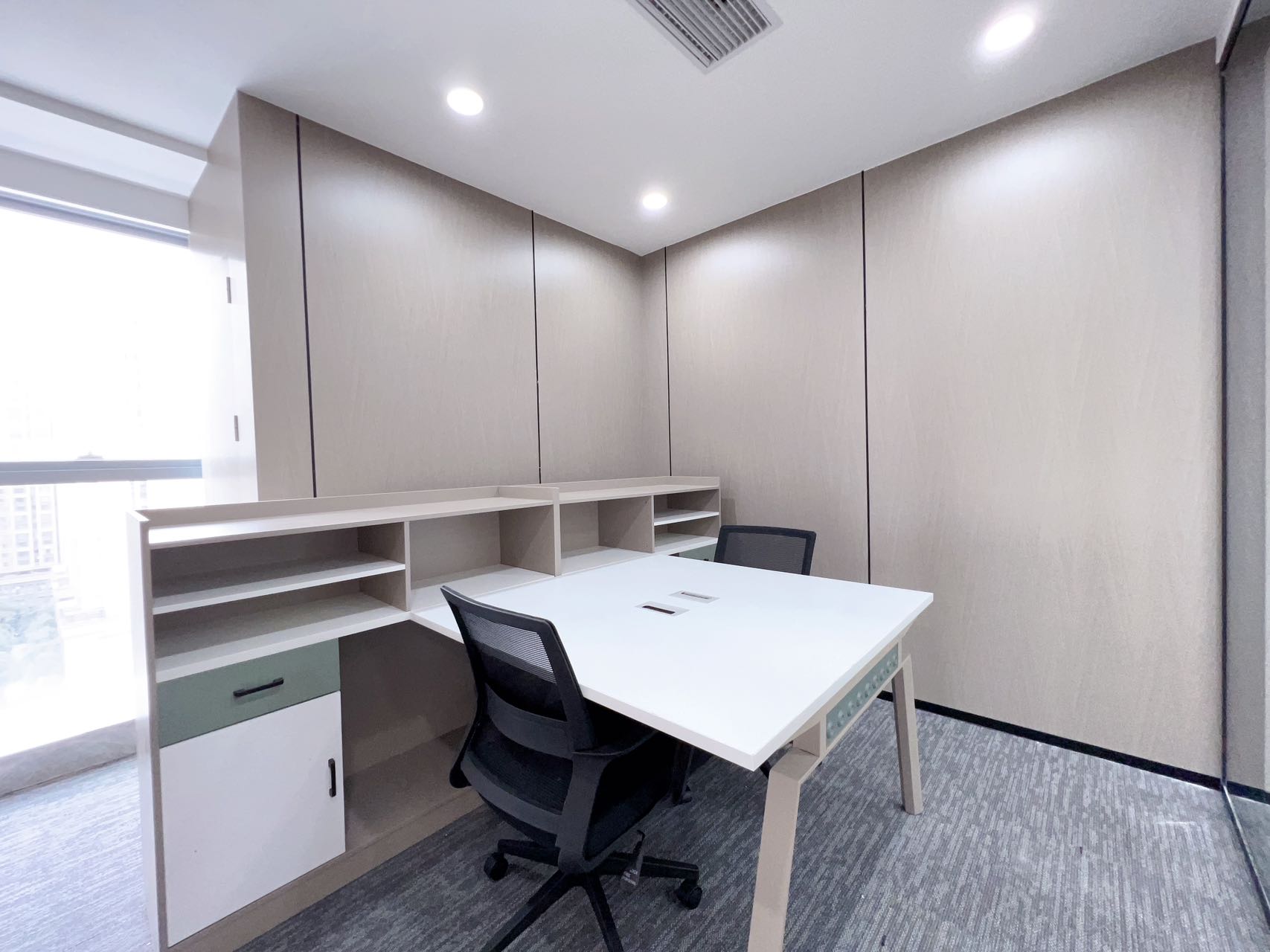 成都东站甲级写字楼 325平方 5隔间24工位 双面采光 24小时空调随时可控 中环国际办公室出租