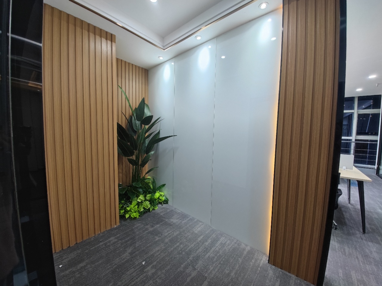錦江區牛市口地鐵口國嘉新視界精裝辦公室 全新裝修帶家具 無空調加時費