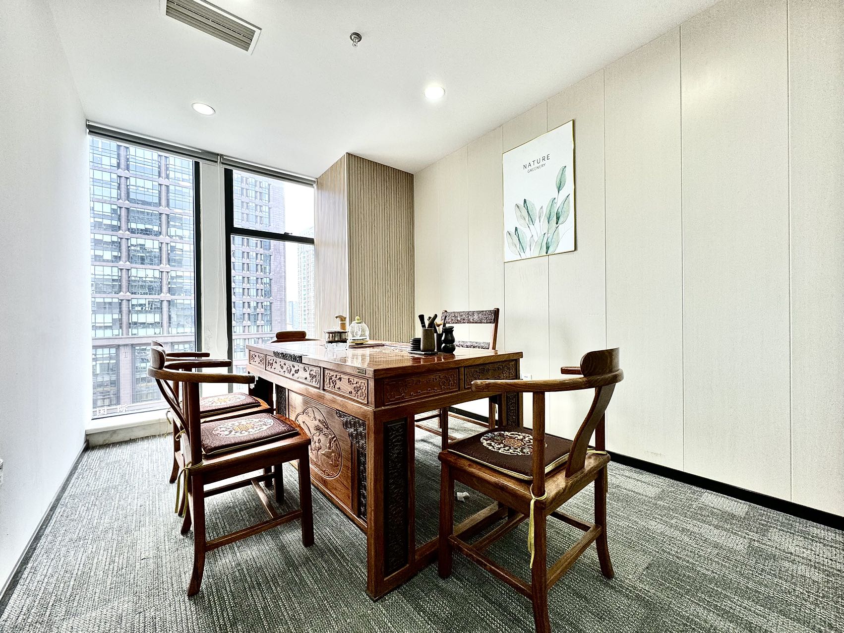 武侯区桐梓林地铁口 409平大面积 7隔间40工位带前台和接待区 户型方正 大老板间 新希望大厦办公室出租