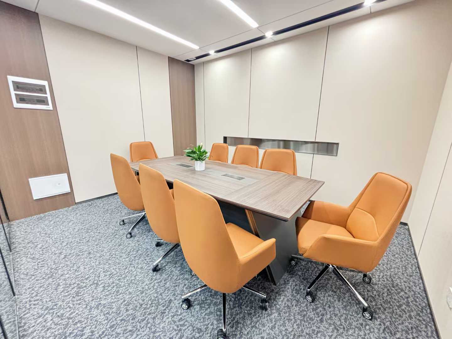 高新世纪城地铁口甲级楼盘 289平方 4隔间36工位 品质装修带家具 带入户显示屏 东方希望天祥办公室出租