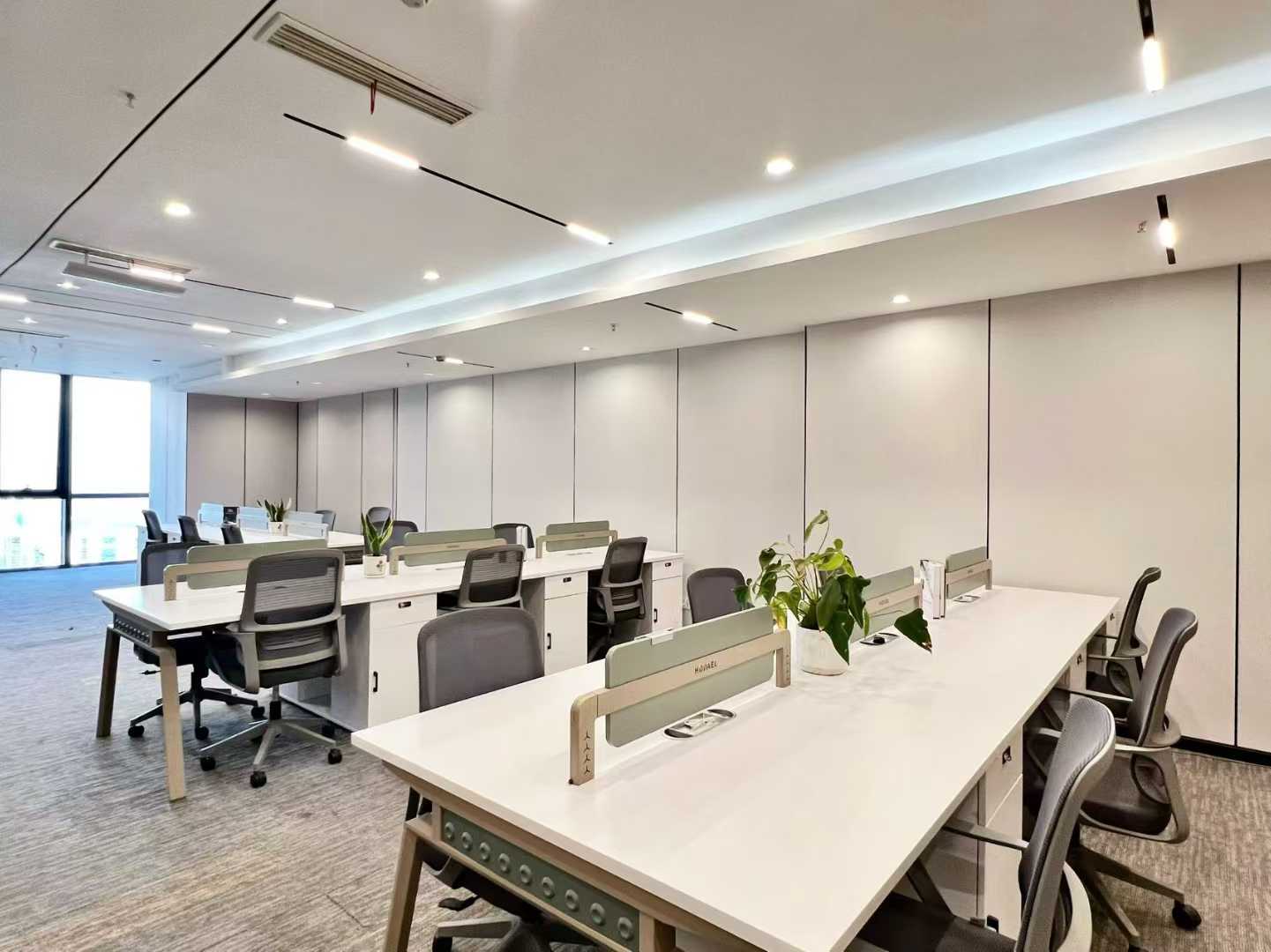 高新核心地段 孵化园地铁三四百米 2隔间24工位 高区 拎包入住 朝东 阳光金融中心办公室出租