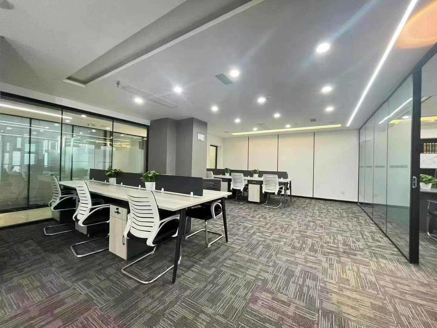 市中心4号线太升南路地铁三四百米 188平方 3隔间16工位 带家具 沃特国际大厦办公室出租