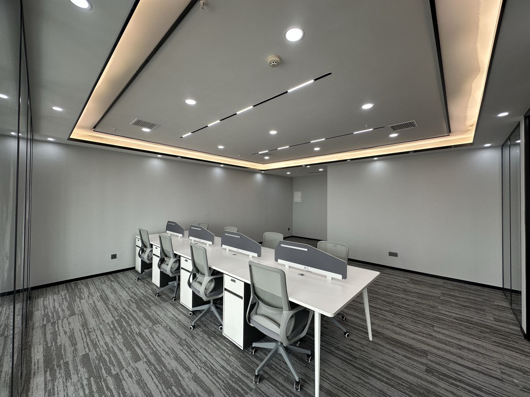 建设北路甲级写字楼 按套出租 3隔间12工位 户型方正 电梯口 精装带家具 拎包入住钻石广场 成都成华区写字楼出租