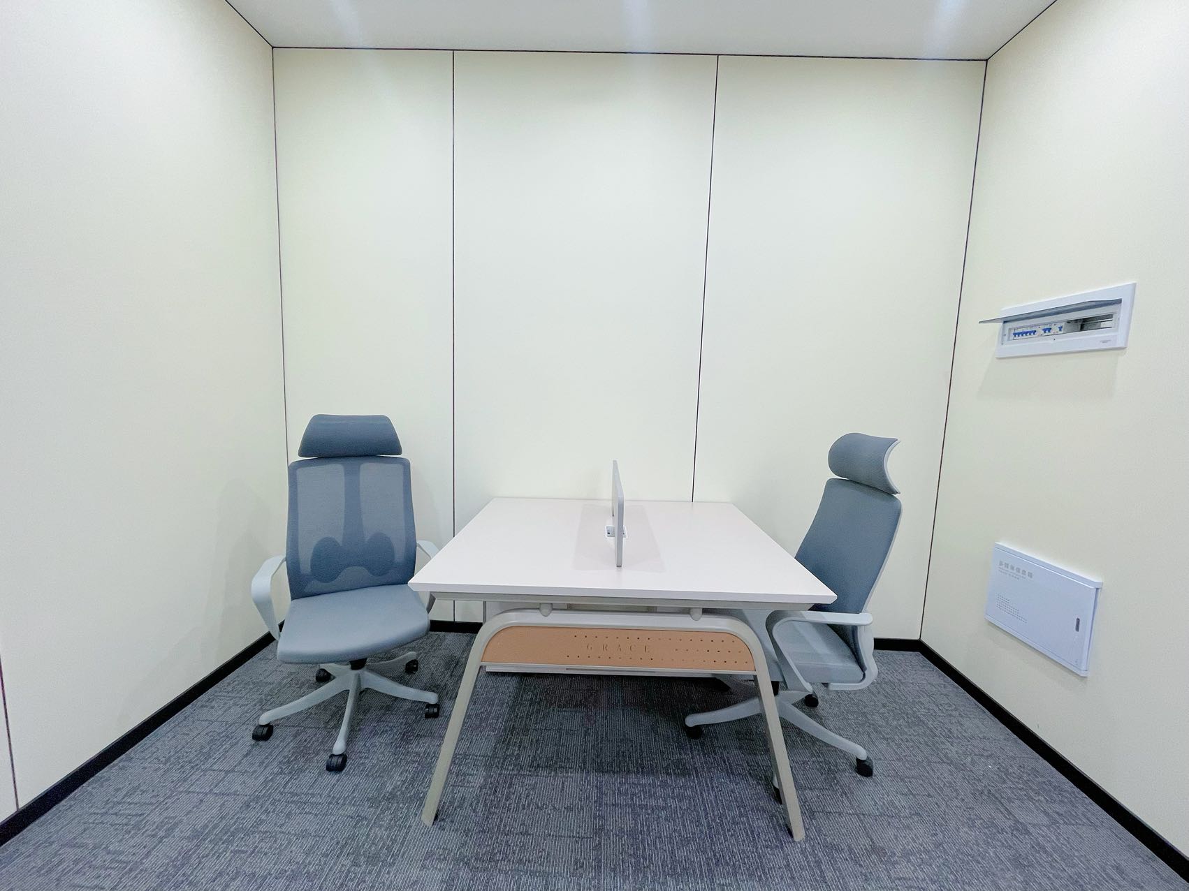 人民北路甲级高区小户型 电梯口旁 159平 3隔间12工位 24小时空调 北成8号办公室出租