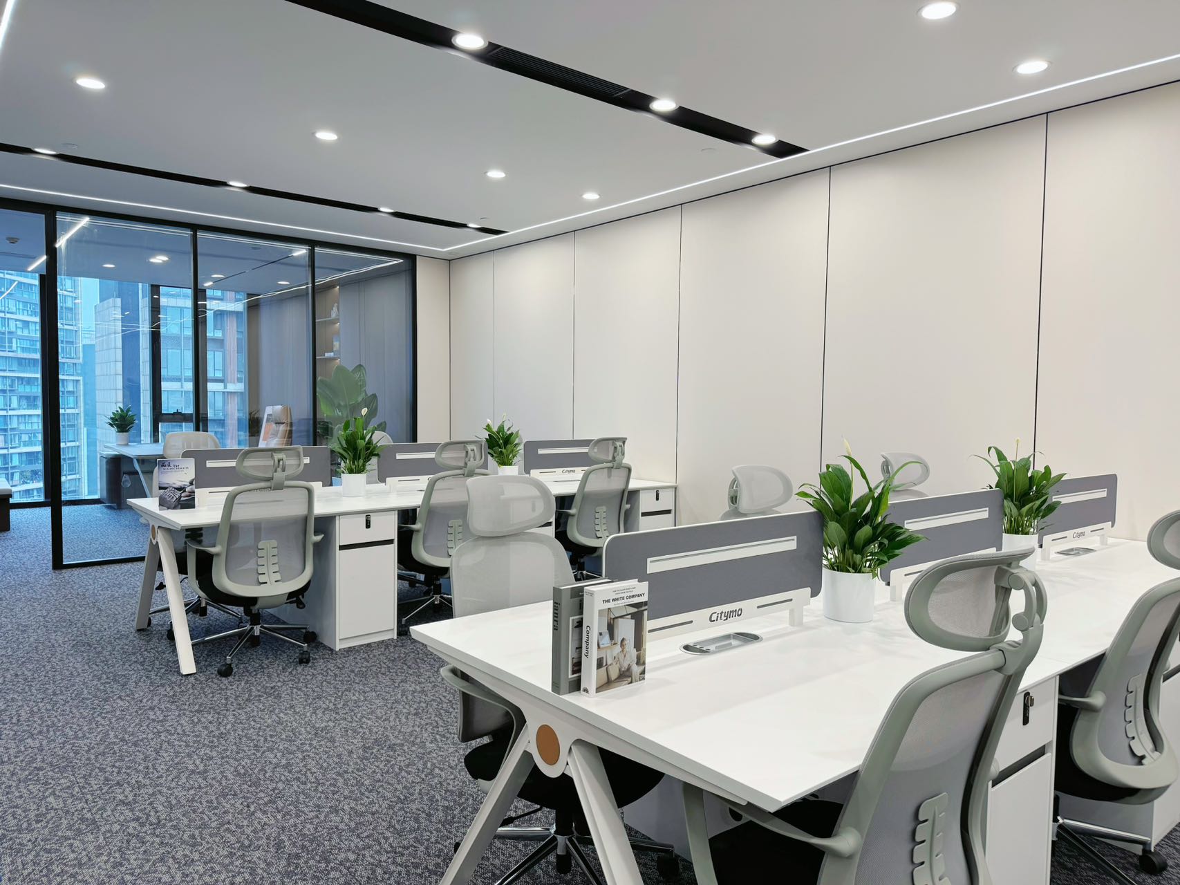 高新区市一医院地铁口 品质楼盘 289平方 4隔间24工位 品质装修 周边配套齐全 仁和春天国际办公室出租