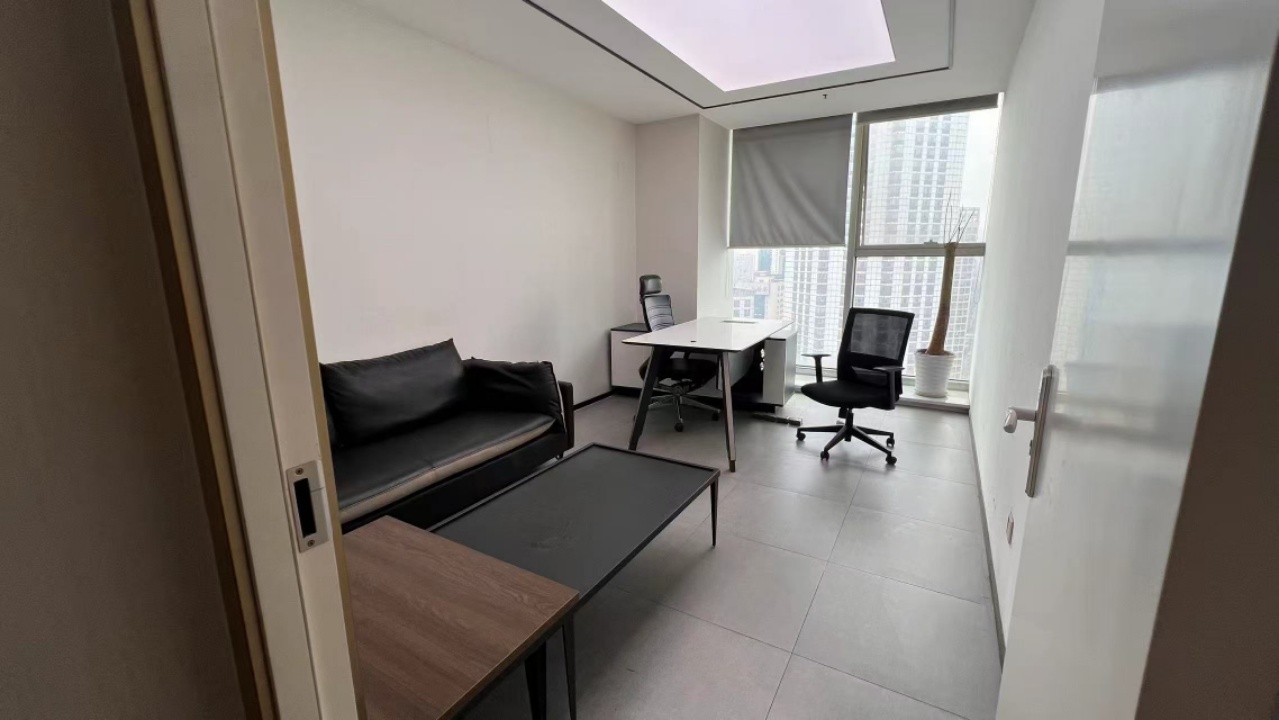 市中心1号线文殊院几百米 户型方正 双面采光 202平方 5隔间24工位 泰业城中城办公室出租