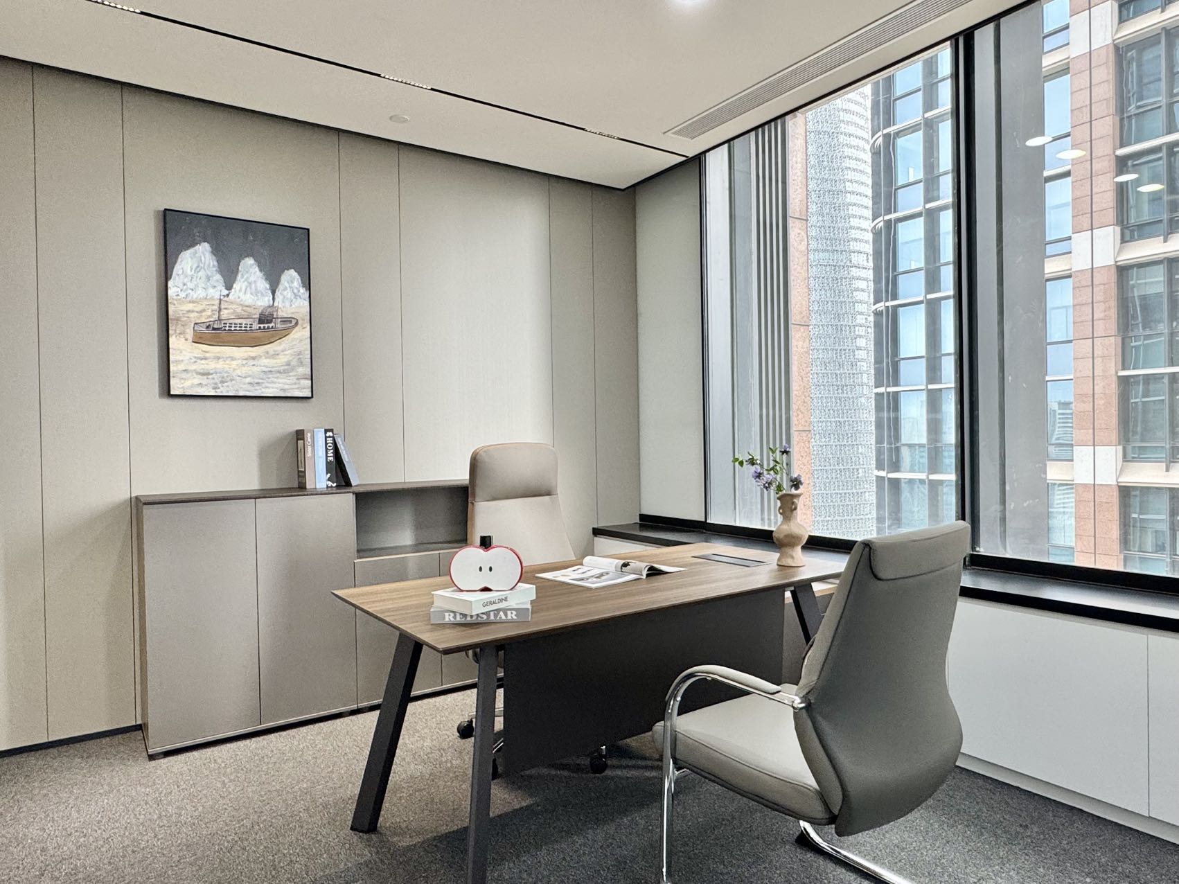 金融城地铁口超甲楼宇 电梯口 248平方 4隔间24工位 精装带家具 业主直租 中国华商金融中心办公室出租