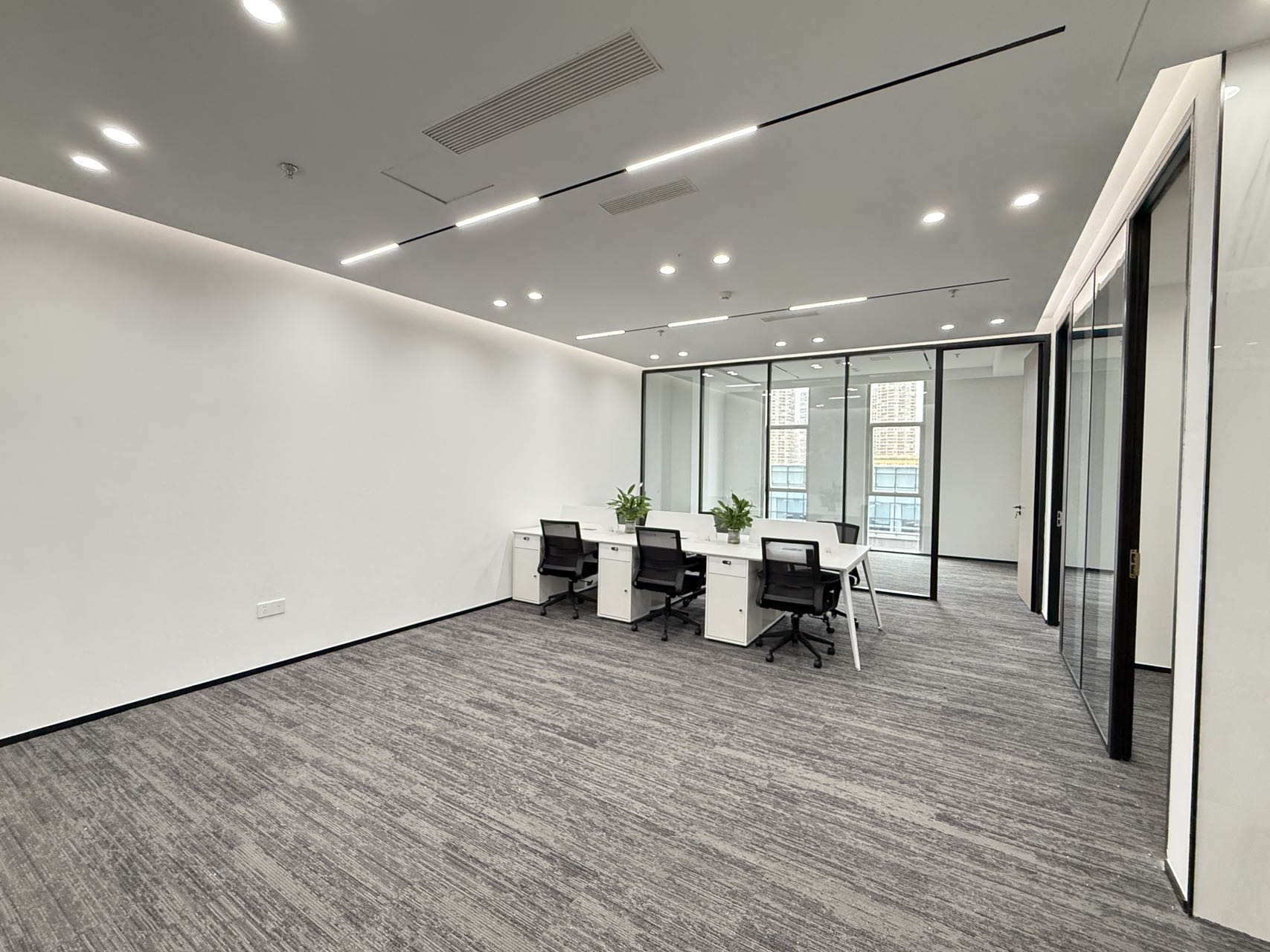 天府五街园区办公 办公氛围巴适 按套出租 3隔间12工位 带前台 报价含物业费 软件园写字楼出租