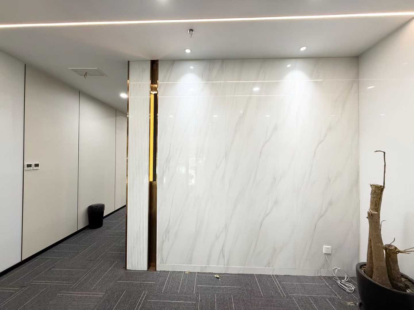 火车南站稀缺1楼创业小户型 109平方 2隔间11隔间 不用等电梯 昭示性强 安格斯国际中心办公室出租