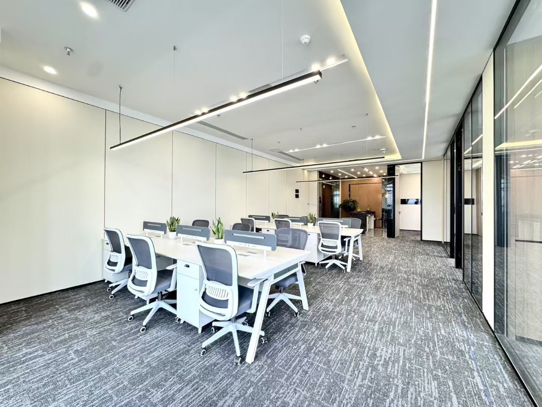 近理工大/东郊记忆 甲级地铁口户型 255平 4隔间22工位 双面采光 24小时空调 装修巴适 龙腾广场办公室出租