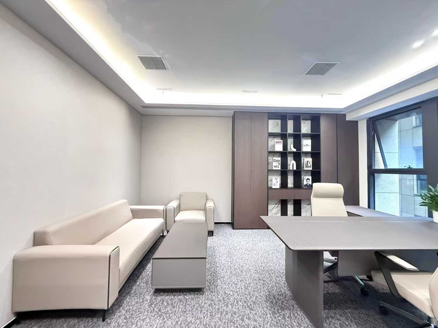 三地铁线交汇 电梯口户型 260平 4隔间24工位 精装带家具 新装风格温馨 德商国际办公室出租