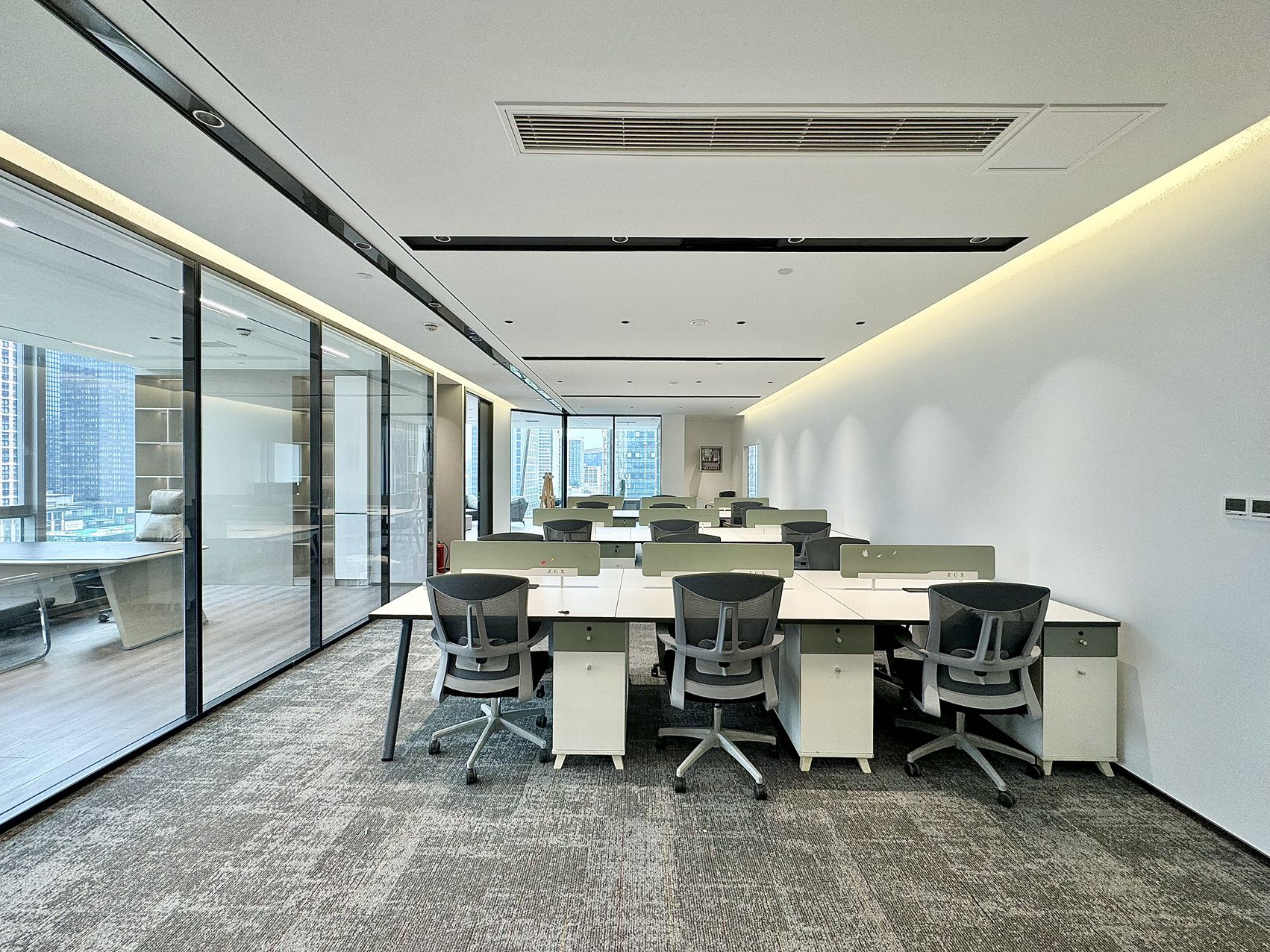 金融城接待好房 按套出租 含物业费 7隔间16工位 东南双面采光 看双子塔交子之环 誉峰国际办公室出租