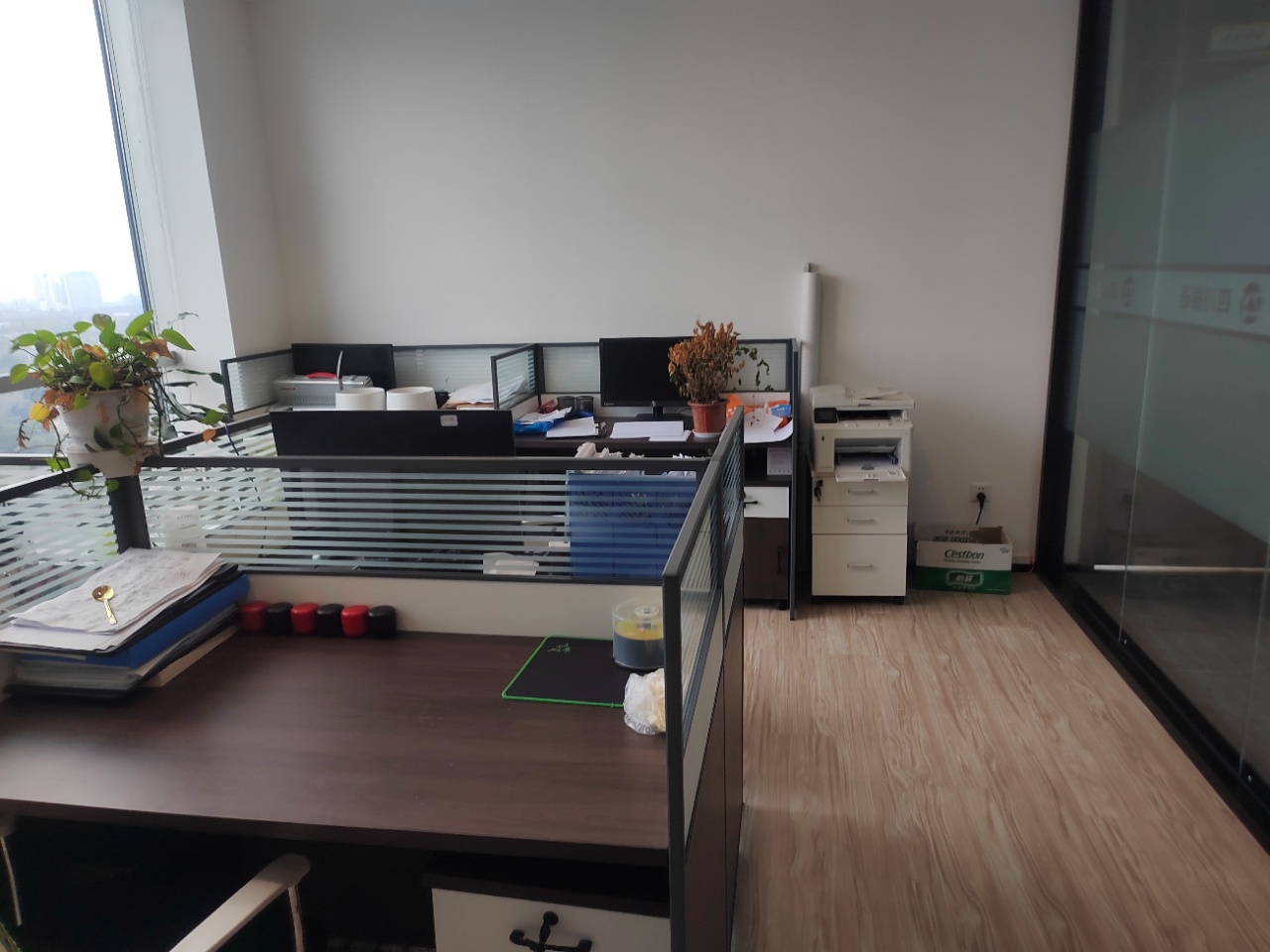 神仙树/火车南站附近 292平 7个大隔间适合接待 有接待区和库房 报价75含税 英联国际办公室出租