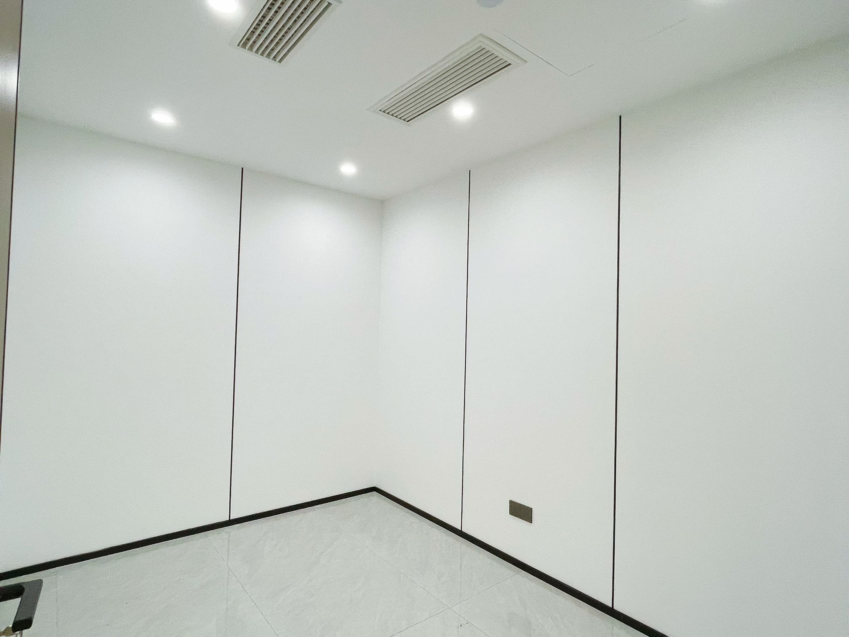 金融城甲级写字楼 按套出租 户型方正 4隔间18工位 低区看交子环 利用率高 东方希望中心办公室出租