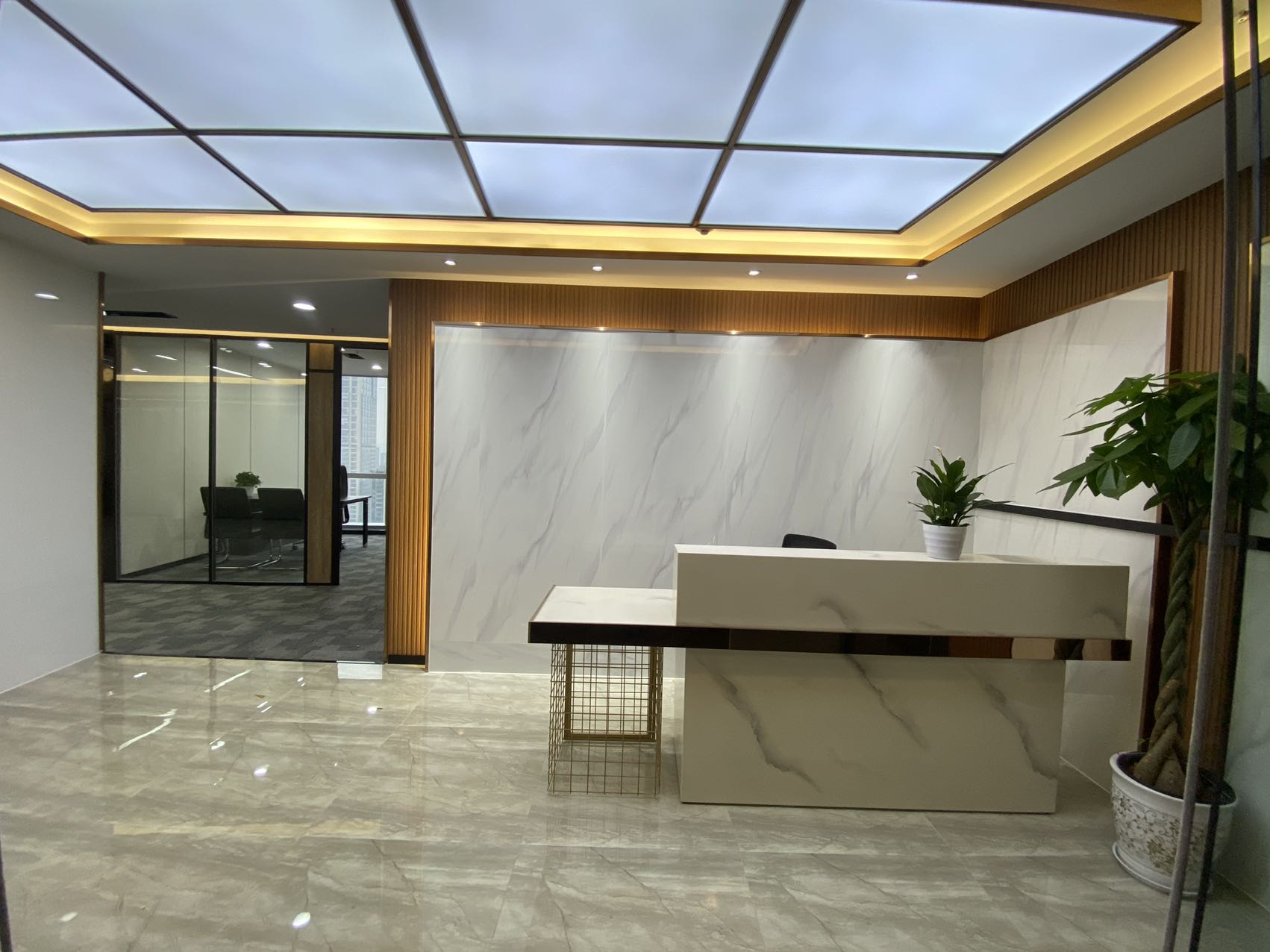 明宇金融廣場5辦公室1會議室30工位高區采光精裝帶家具房東直租