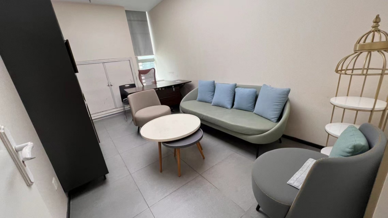 市中心1号线文殊院几百米 户型方正 双面采光 202平方 5隔间24工位 泰业城中城办公室出租