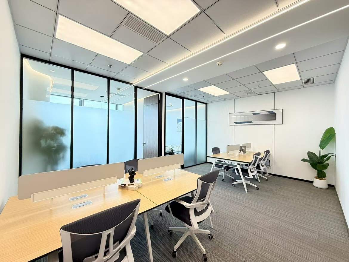 市中心东门大桥地铁口 紧邻春熙路 精品小面积3 隔间12工位 精装带家具 高区看河 时代8号办公室出租