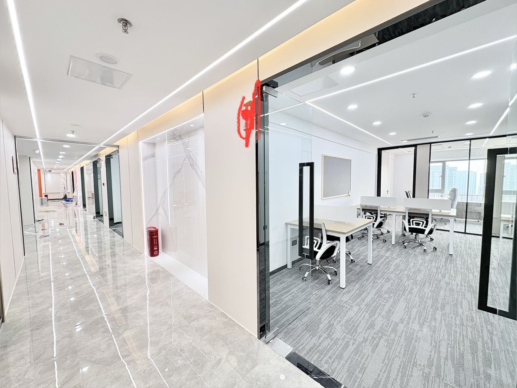 金牛区5/7号线交汇-北站西二路地铁口 创业小面积 96平 2隔间8工位 拎包入住 迈里中心办公室出租