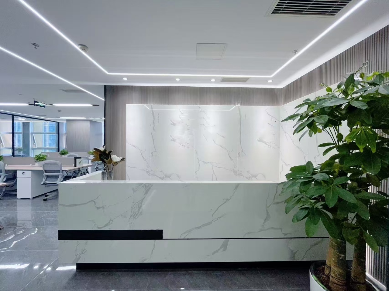 高新天府三街超甲楼宇 202平产权面积 5隔间18工位 户型方正 低区电梯口 无加时费 节能大厦办公室出租